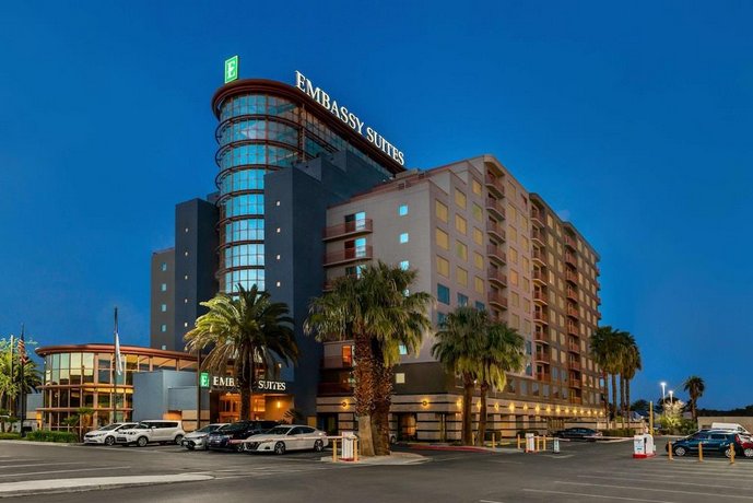 Embassy Suites by Hilton Convention Center Las Vegas 발리 & 파리 라스베이거스역 United States thumbnail