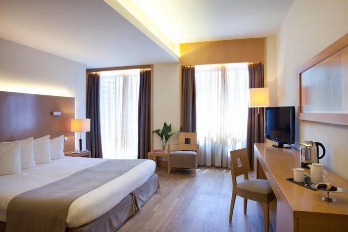 Lazart Hotel