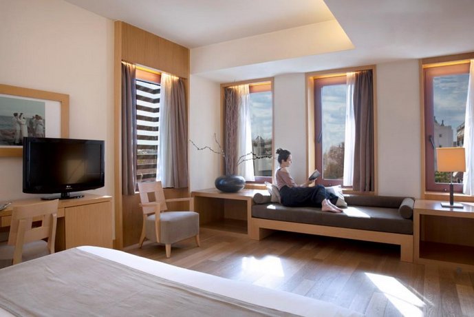 Lazart Hotel