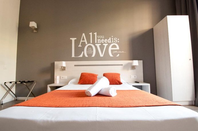 Hostal Live Barcelona