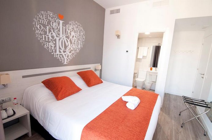 Hostal Live Barcelona