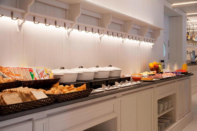 AC Hotel Victoria Suites A Marriott Luxury & Lifestyle Hotel