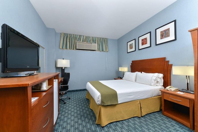 Holiday Inn Express LaGuardia Airport