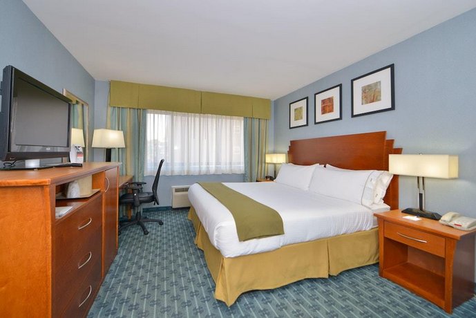 Holiday Inn Express LaGuardia Airport