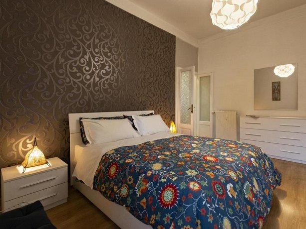 Five Rooms Rome Guesthouse