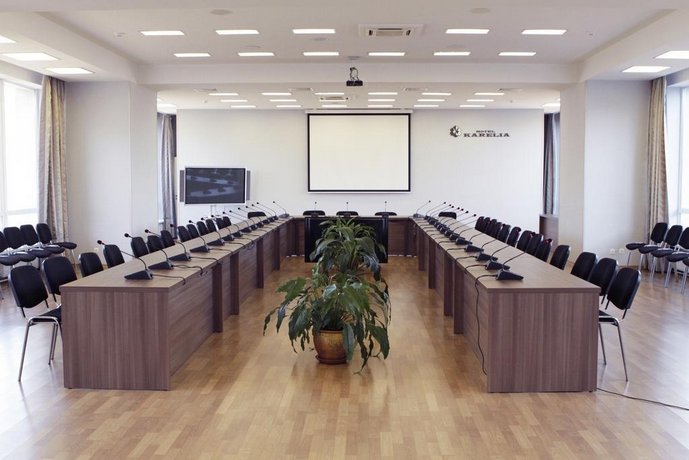 Отель Карелия