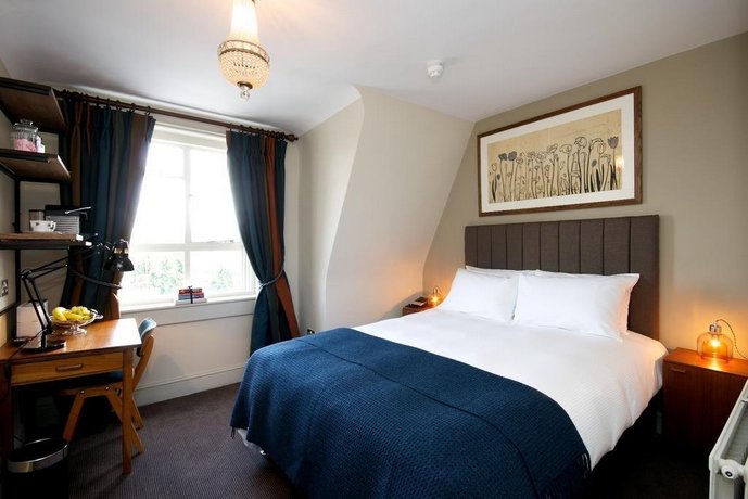 Kew Gardens Hotel