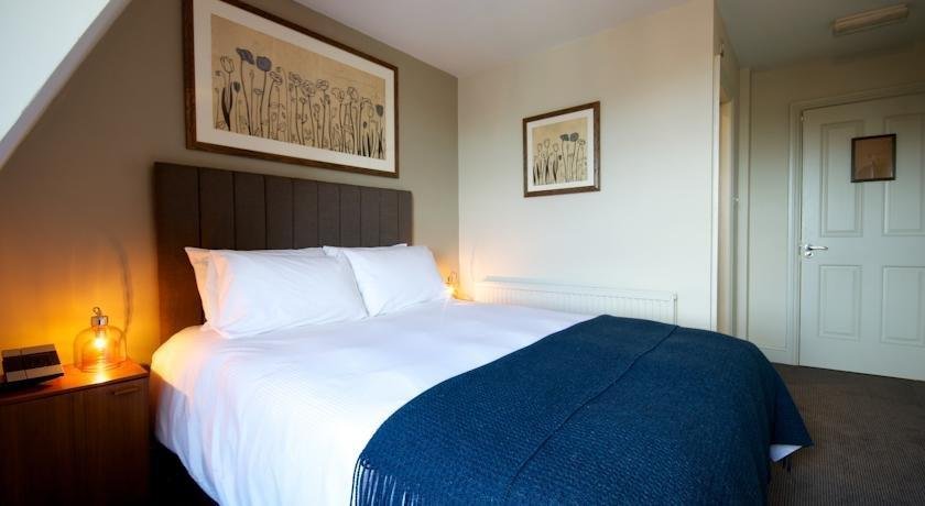 Kew Gardens Hotel