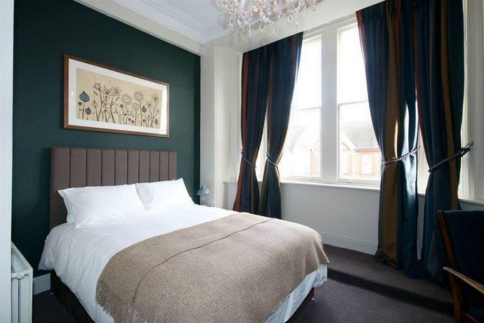 Kew Gardens Hotel