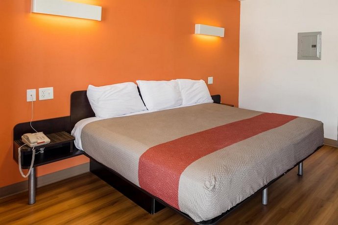 Motel 6 Greenville SC