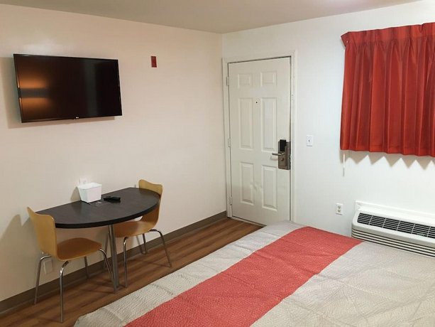 Motel 6 Greenville SC