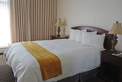 DoubleTree by Hilton Hotel & Suites Victoria Congregation Emanu-El Canada thumbnail