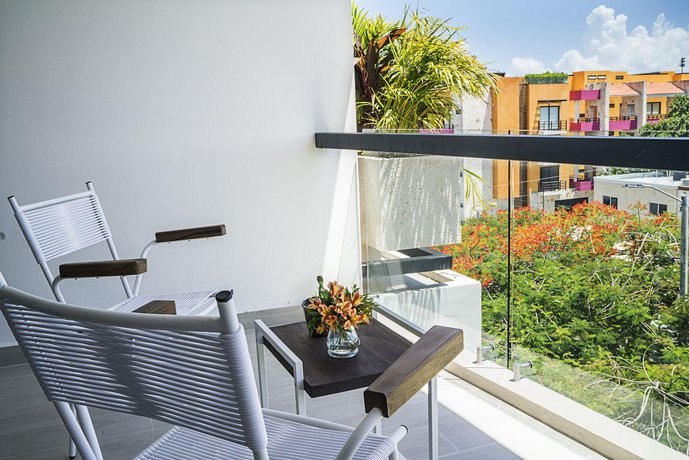 Opal Suites Apartments