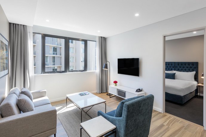 Meriton Suites Coward Street