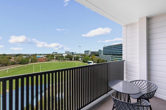 Meriton Suites Coward Street