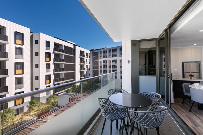 Meriton Suites Coward Street