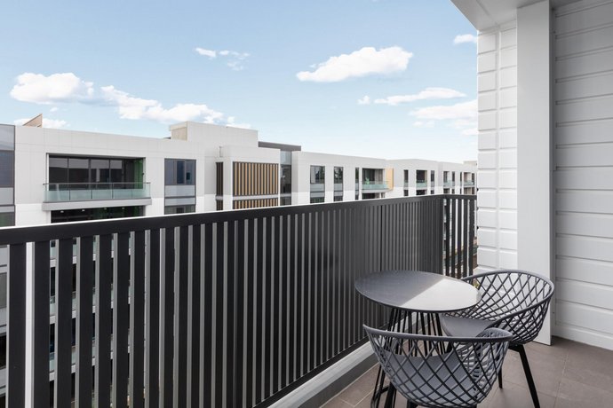 Meriton Suites Coward Street