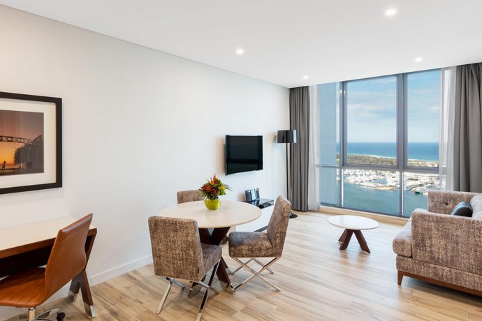 Meriton Suites Southport