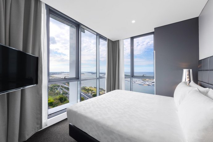 Meriton Suites Southport