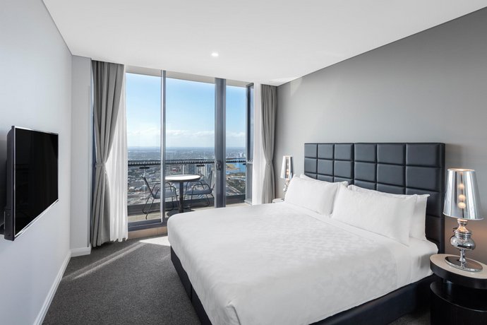 Meriton Suites Southport