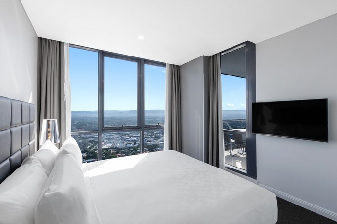 Meriton Suites Southport