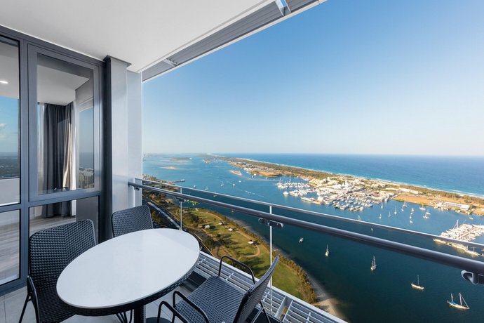 Meriton Suites Southport