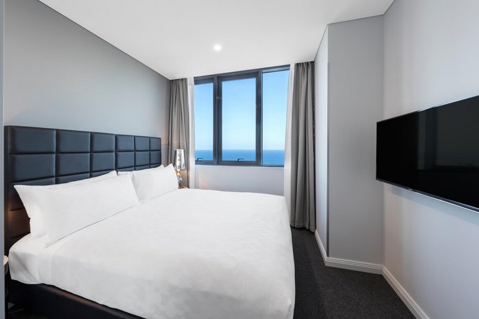 Meriton Suites Southport