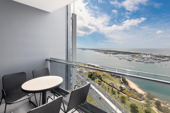 Meriton Suites Southport