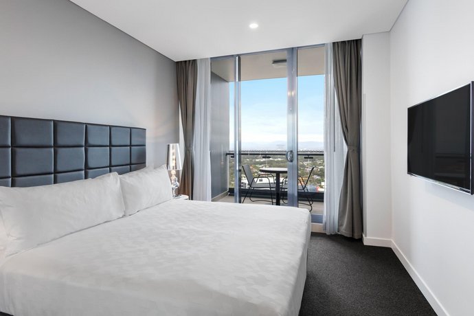 Meriton Suites Southport