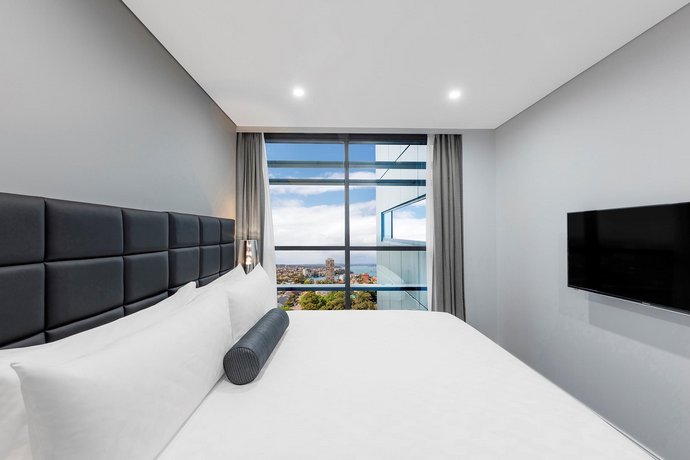 Meriton Suites North Sydney