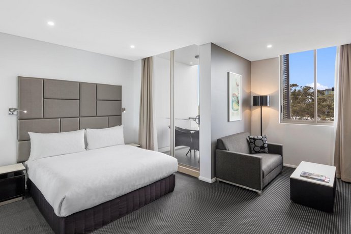 Meriton Suites North Ryde