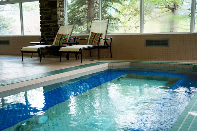 Pocaterra Inn & Waterslide