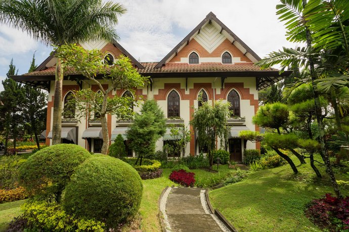 Royal Orchids Garden Hotel & Condominium