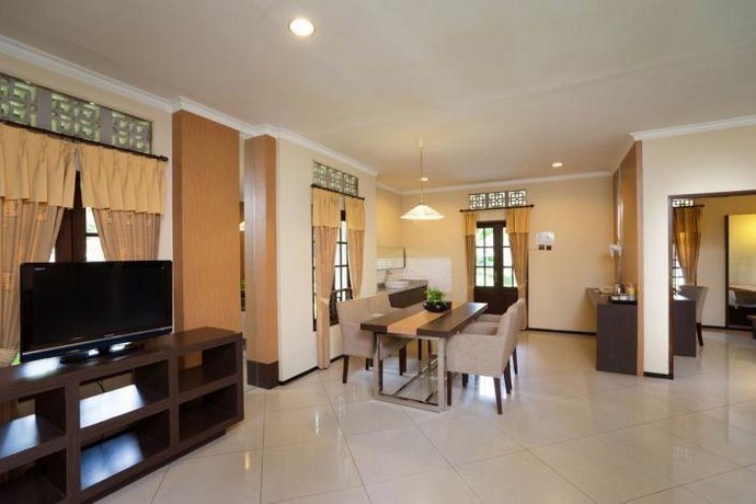 Royal Orchids Garden Hotel & Condominium