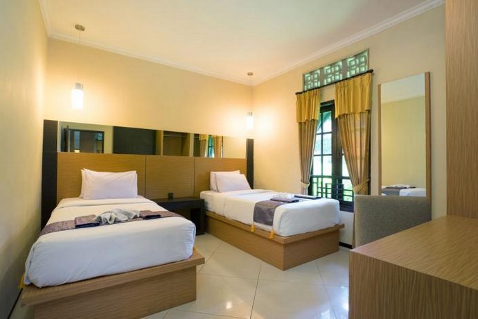 Royal Orchids Garden Hotel & Condominium