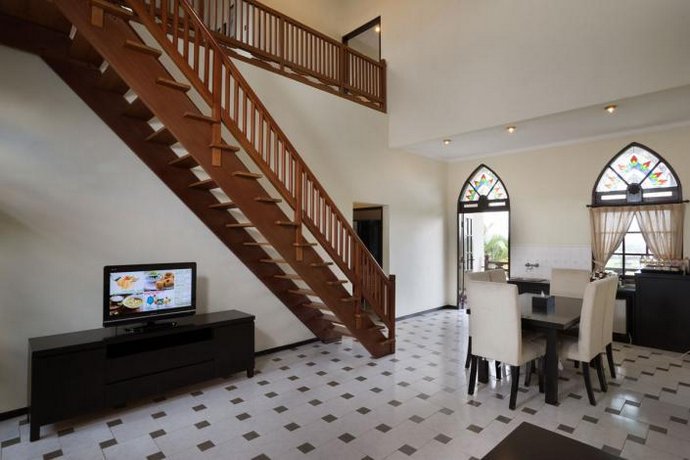Royal Orchids Garden Hotel & Condominium