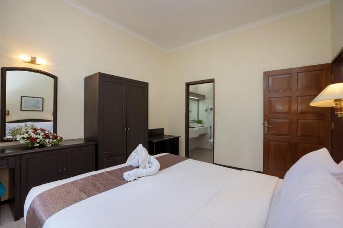 Royal Orchids Garden Hotel & Condominium