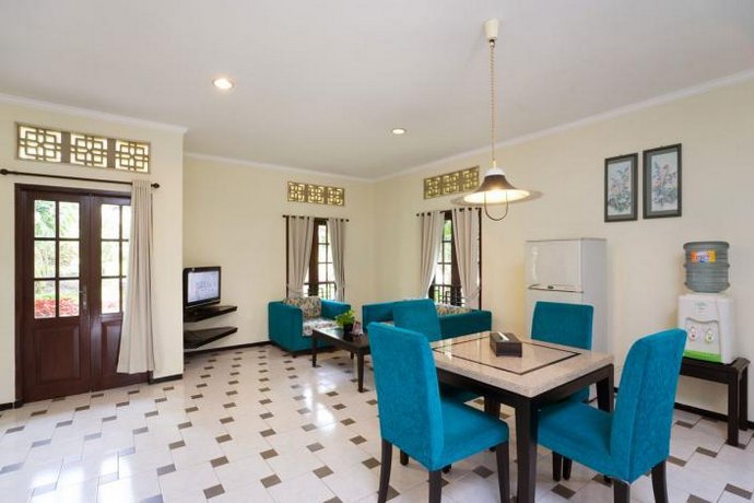 Royal Orchids Garden Hotel & Condominium