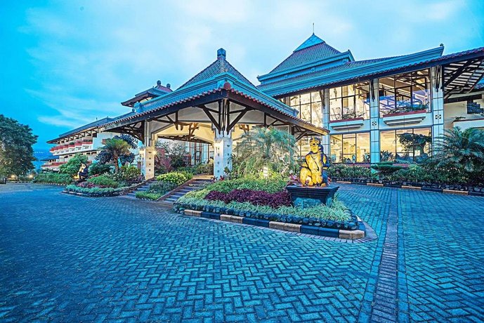 Royal Orchids Garden Hotel & Condominium