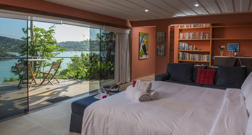 Cliffside Luxury Inn