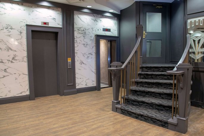 Ramada by Wyndham Vancouver Downtown
