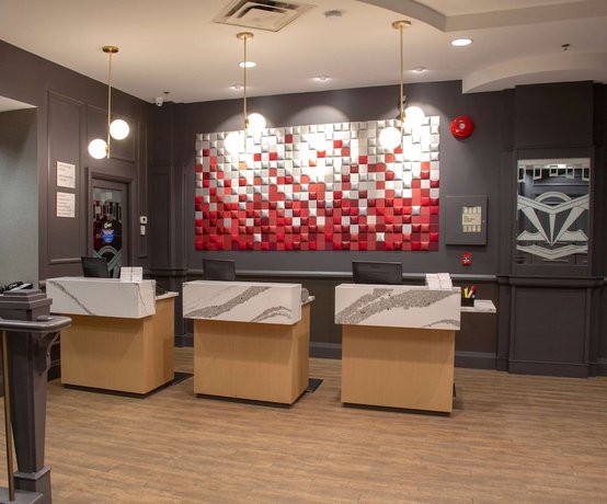 Ramada by Wyndham Vancouver Downtown