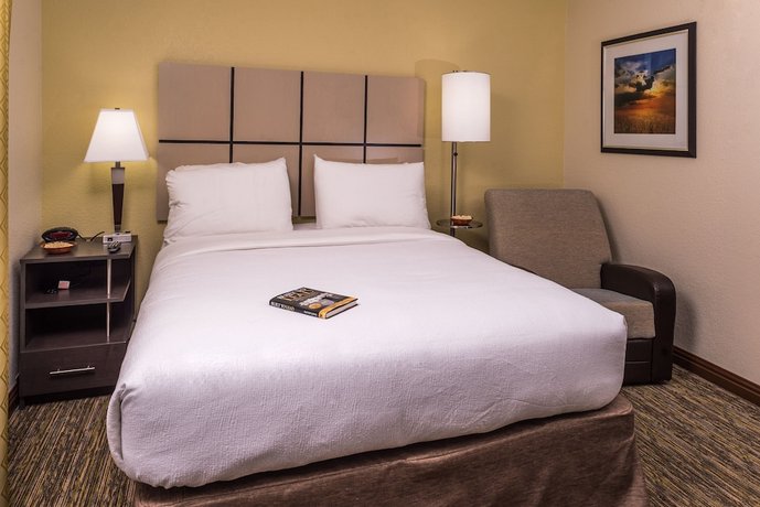 Candlewood Suites Kansas City