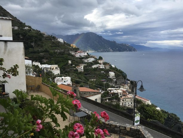 L'Antico Borgo Dei Limoni