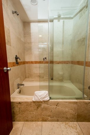 Hotel Cayala Inn