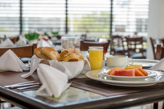 Hotel Cayala Inn