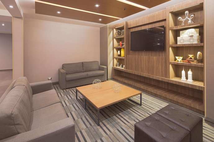 Hampton by Hilton Monterrey Galerias