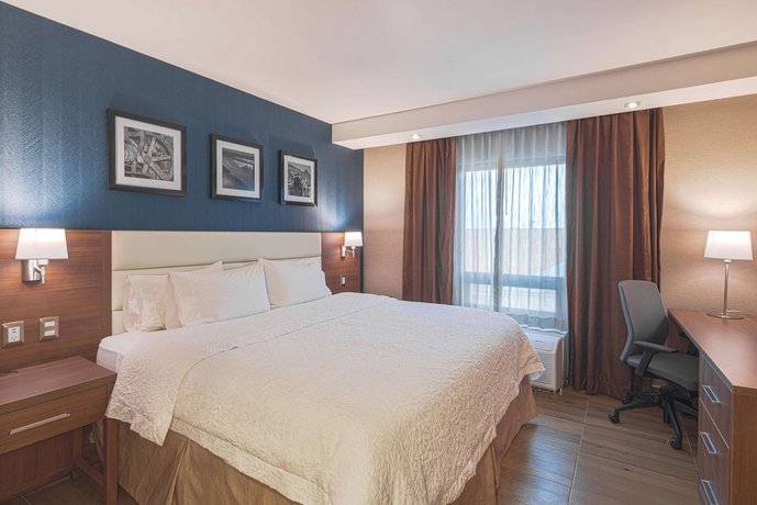 Hampton by Hilton Monterrey Galerias