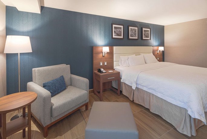 Hampton by Hilton Monterrey Galerias