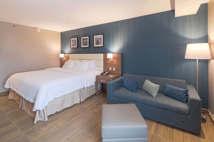 Hampton by Hilton Monterrey Galerias